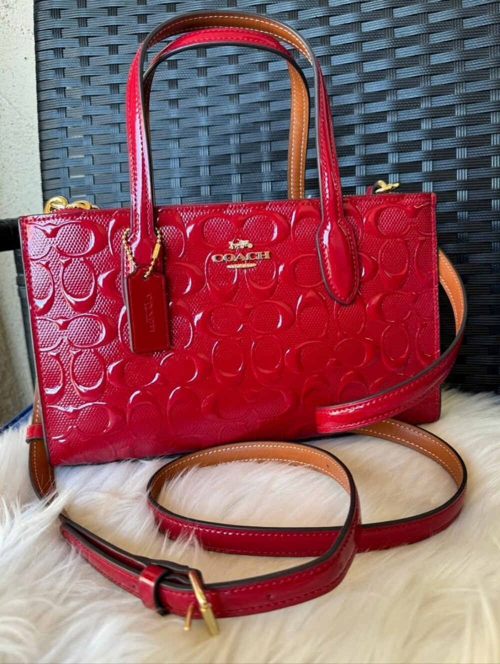 Nina Small Tote Bag In Signature Leather in Red